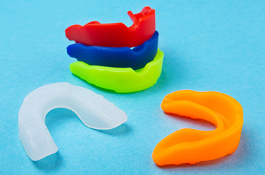 カラフルなマウスピース